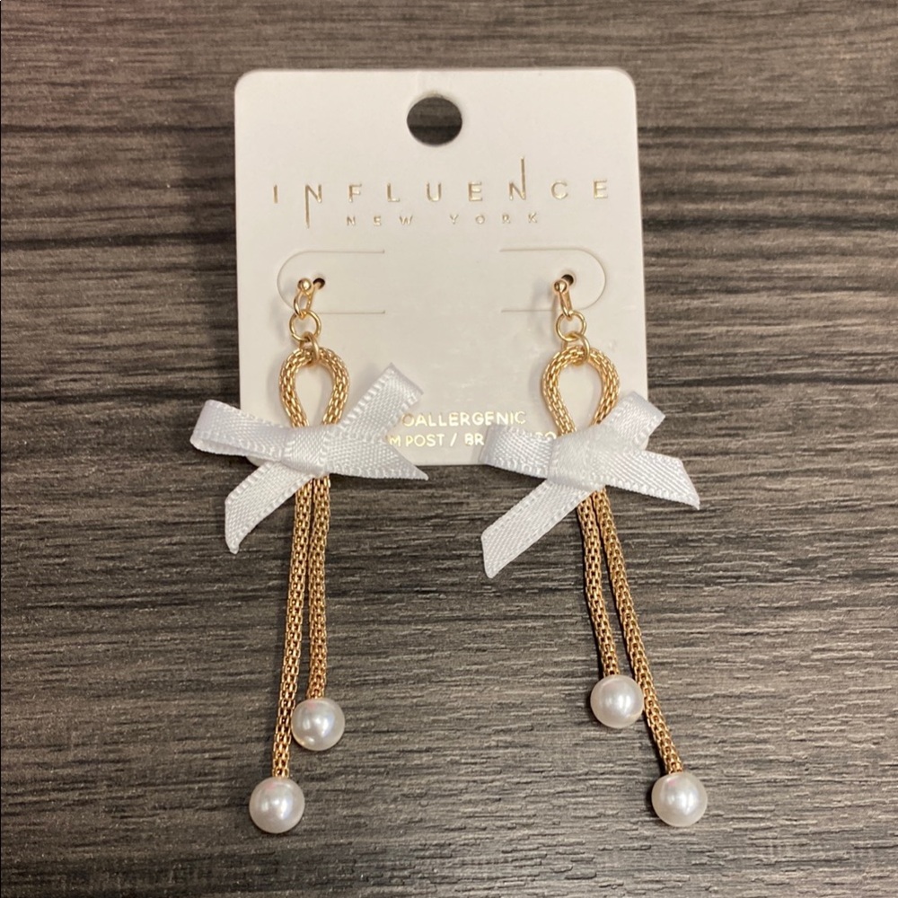 Gold and White Elegant Earrings